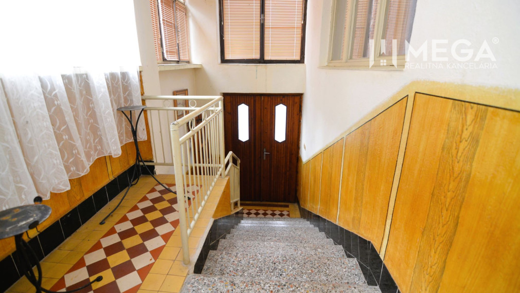 PREDAJ RODINNÉHO DOMU v obci HRABOVEC nad LABORCOM