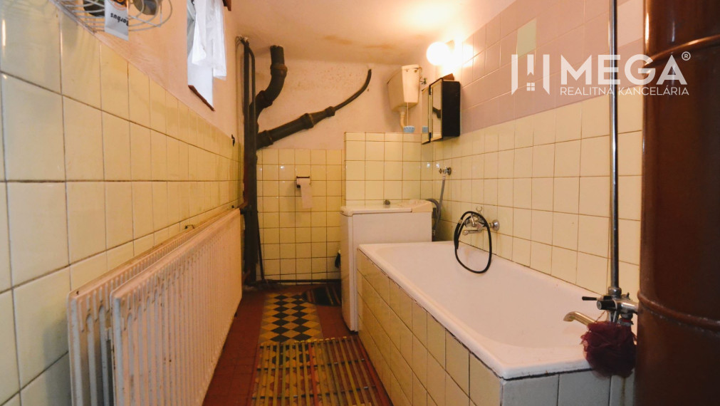 PREDAJ RODINNÉHO DOMU v obci HRABOVEC nad LABORCOM