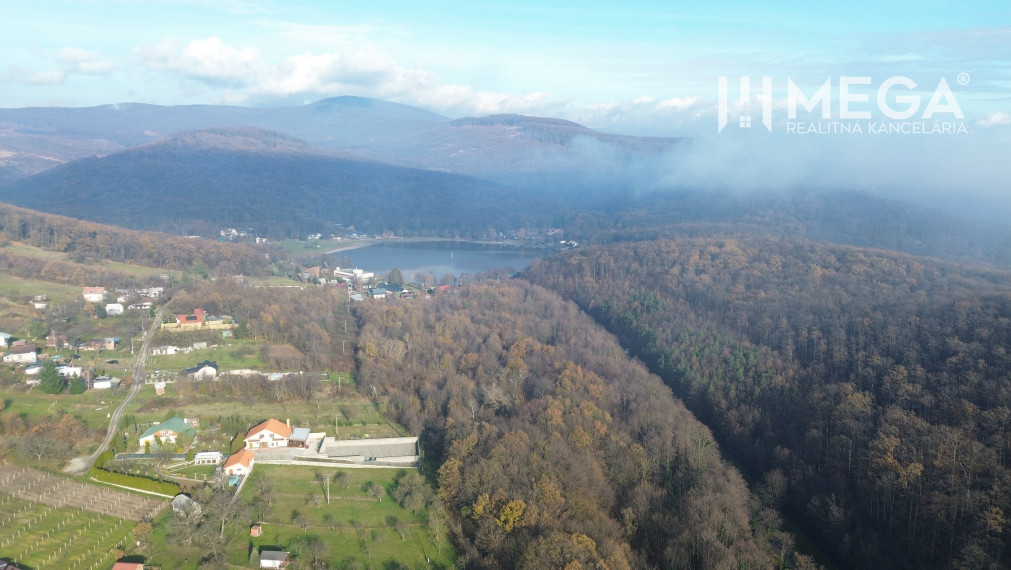 EXKLUZÍVNE NA PREDAJ Chata bez nutnosti investícií - VINNÉ