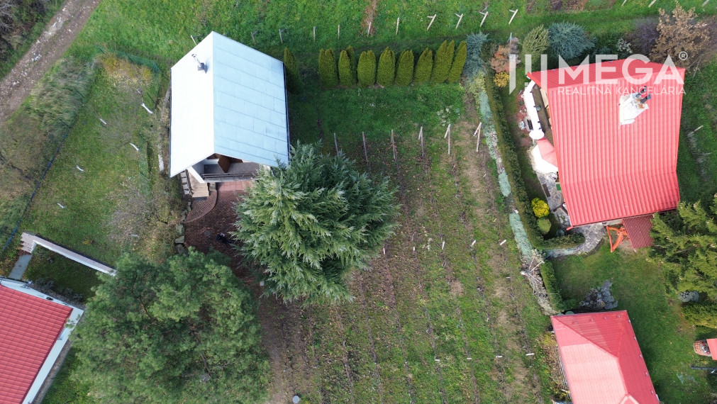 EXKLUZÍVNE NA PREDAJ Chata bez nutnosti investícií - VINNÉ