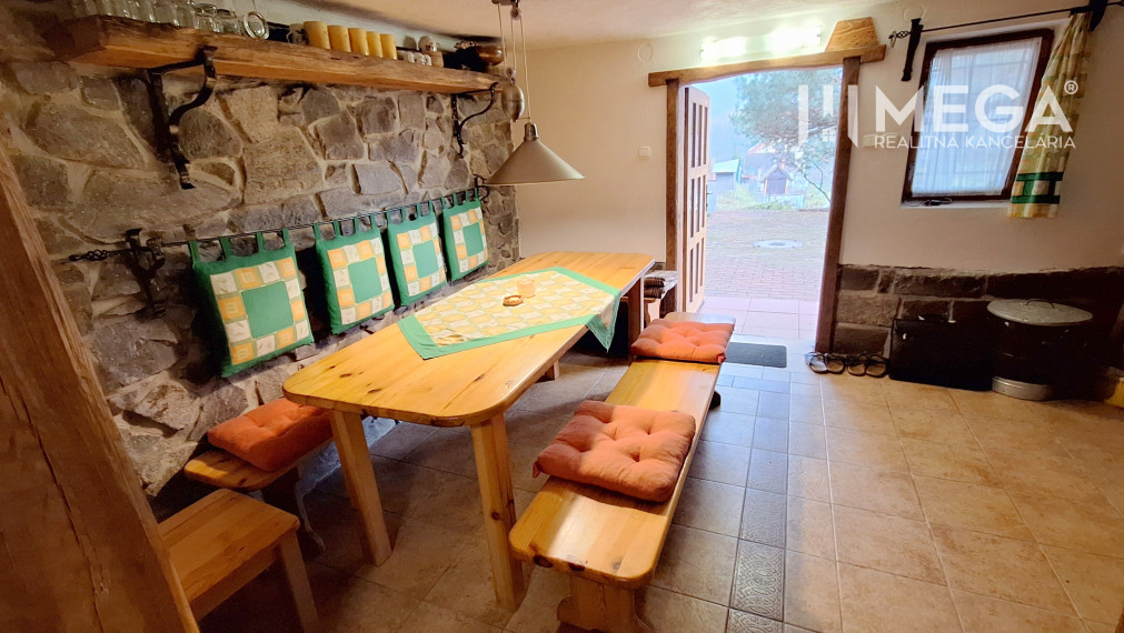 EXKLUZÍVNE NA PREDAJ Chata bez nutnosti investícií - VINNÉ