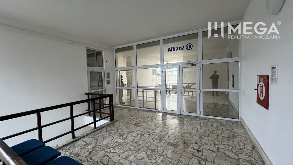 Na prenájom kancelárie v centre mesta Stropkov