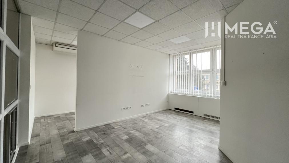 Na prenájom kancelárie v centre mesta Stropkov