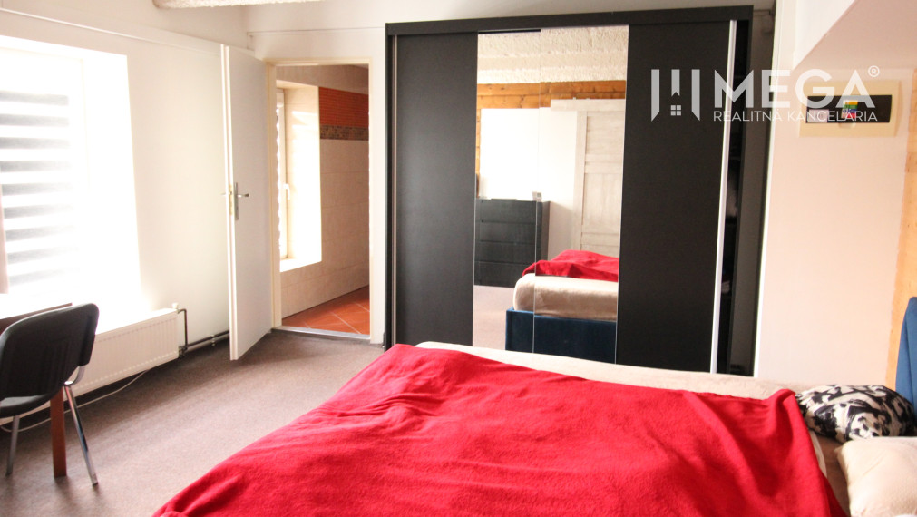 NA PRENÁJOM: Kancelárske priestory s 2-izbovým bytom a prístupom k reštaurácii – Zálužice