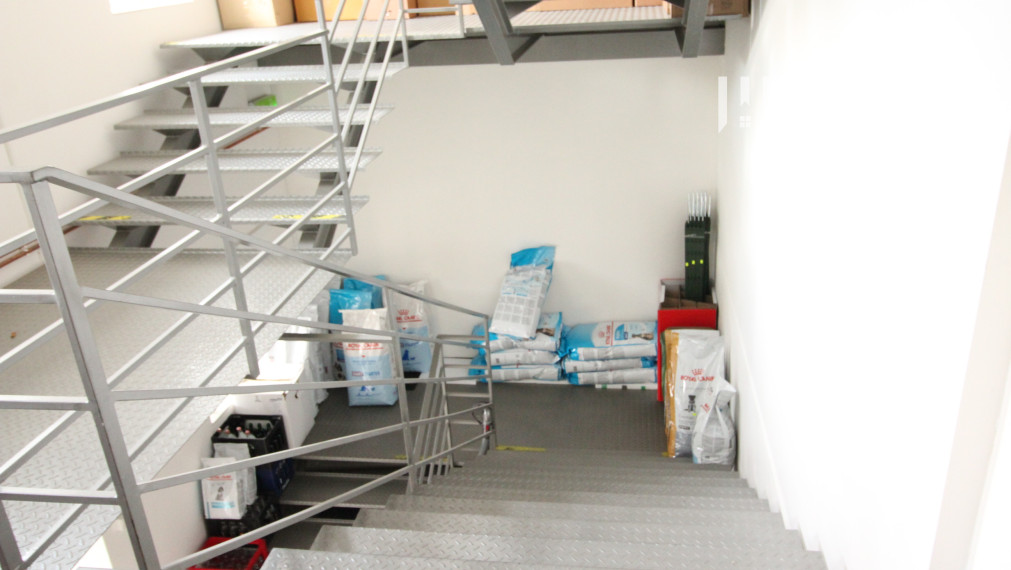 NA PRENÁJOM: Kancelárske priestory s 2-izbovým bytom a prístupom k reštaurácii – Zálužice