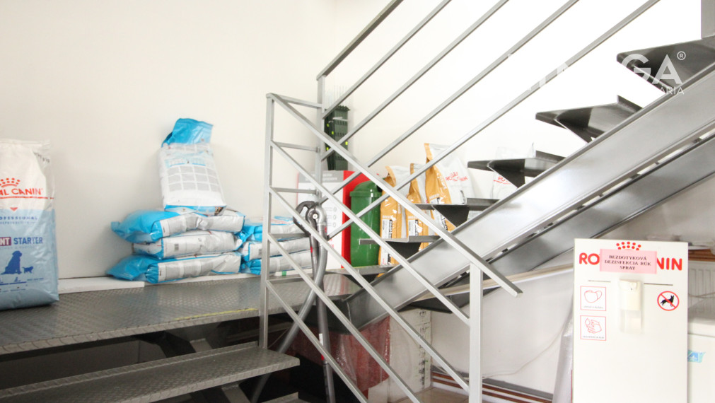 NA PRENÁJOM: Kancelárske priestory s 2-izbovým bytom a prístupom k reštaurácii – Zálužice