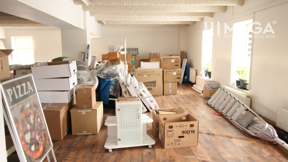 NA PRENÁJOM: Kancelárske priestory s 2-izbovým bytom a prístupom k reštaurácii – Zálužice