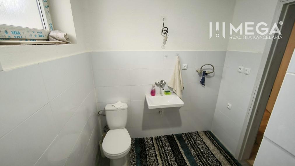 Na predaj obývateľný dom/chalupa v obci Habura