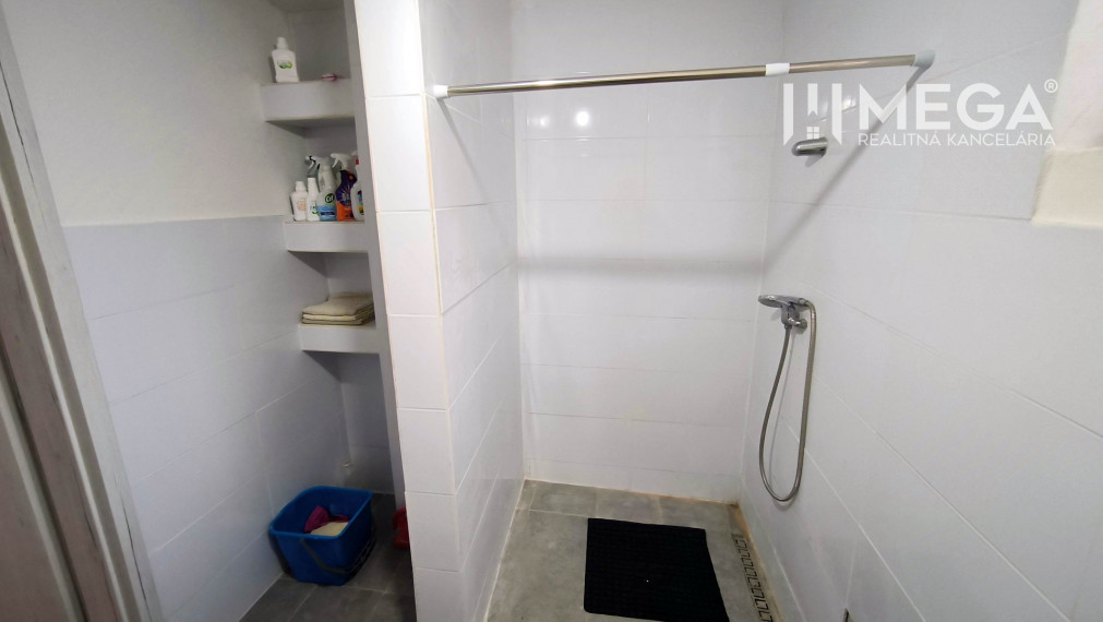 Na predaj obývateľný dom/chalupa v obci Habura