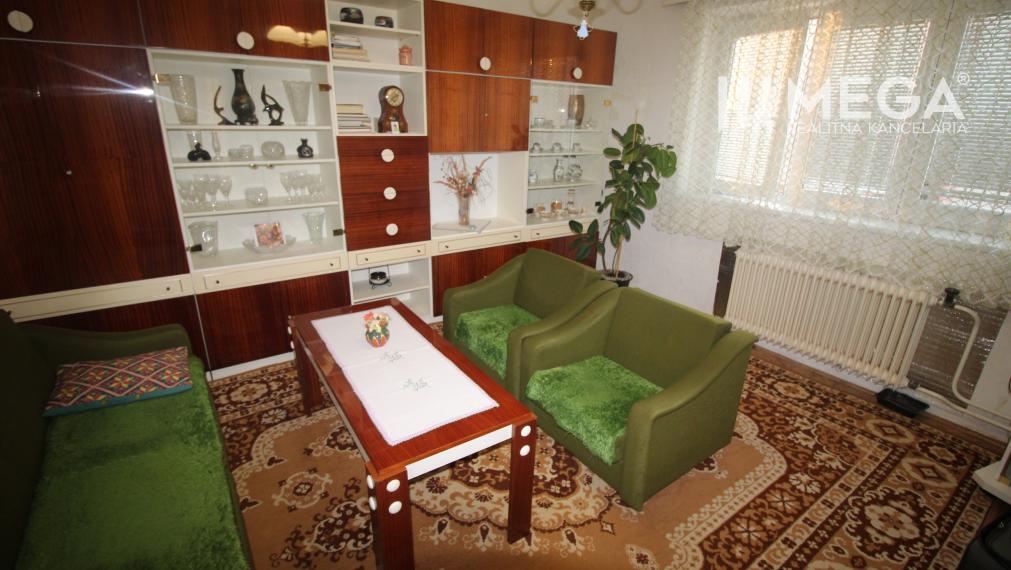 PREDANÝ - predaj pôvodného 4 izbového bytu v meste Snina