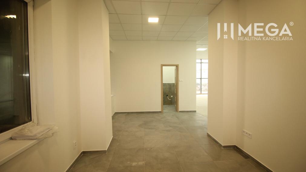 Na prenájom novo zrekonštruovaný obchodný priestor v meste Humenné