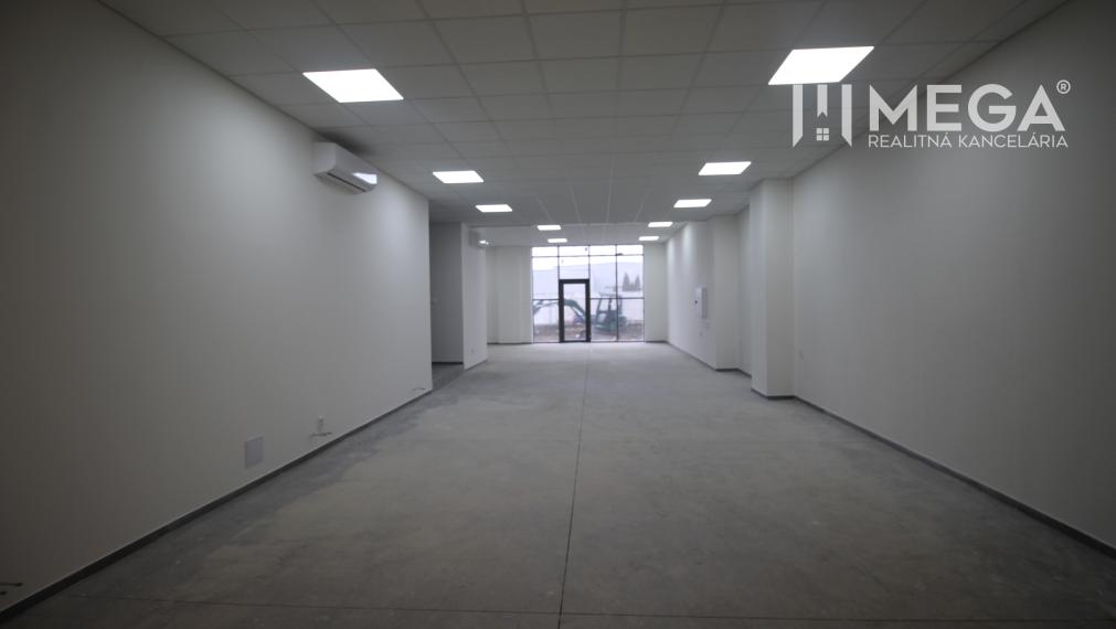 Na prenájom novo zrekonštruovaný obchodný priestor v meste Humenné