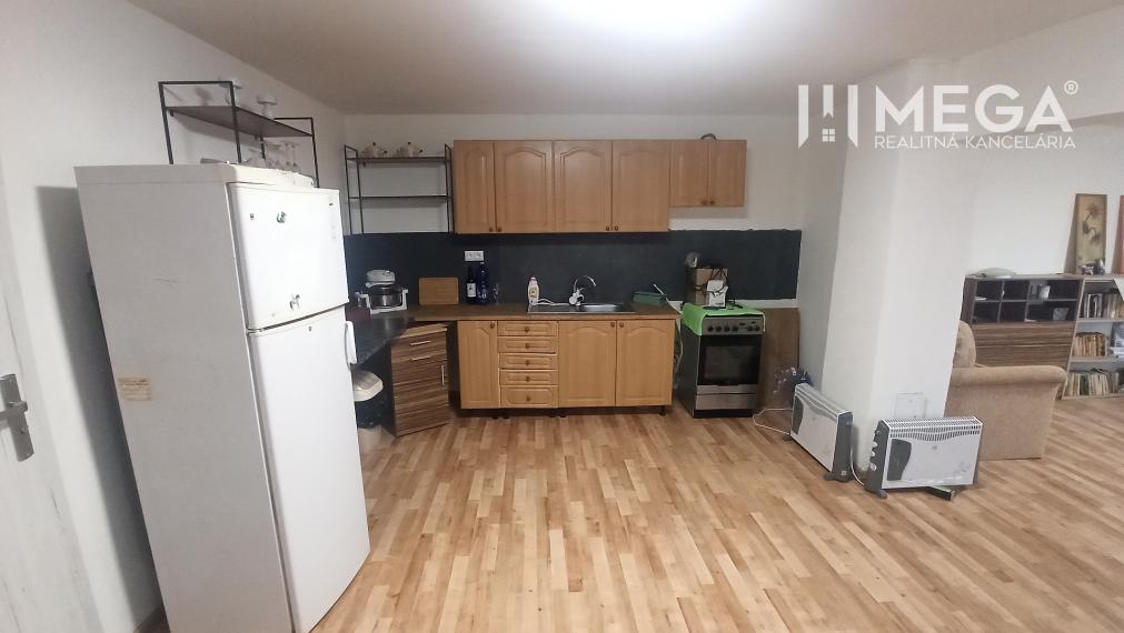 Na predaj obývateľný dom/chalupa v obci Habura