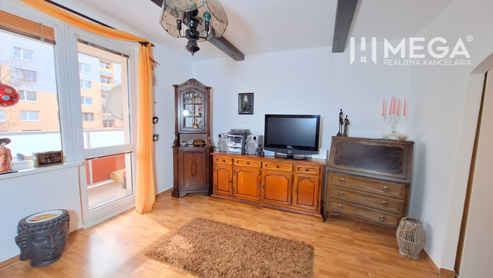 EXKLUZÍVNE NA PREDAJ - 4 izbový byt v meste Humenné