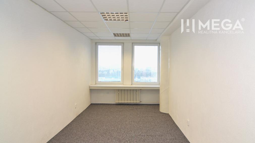 NA PRENÁJOM POSLEDNÉ VOĽNÉ kancelárie v centre mesta – 17,5 m²