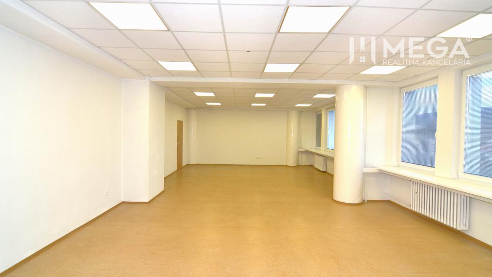 NA PRENÁJOM TOP PRIESTOR 70m2 - SUPER VÝHĽAD v meste HUMENNÉ