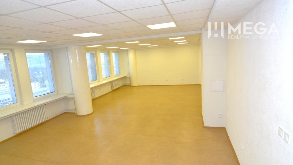 NA PRENÁJOM TOP PRIESTOR 70m2 - SUPER VÝHĽAD v meste HUMENNÉ