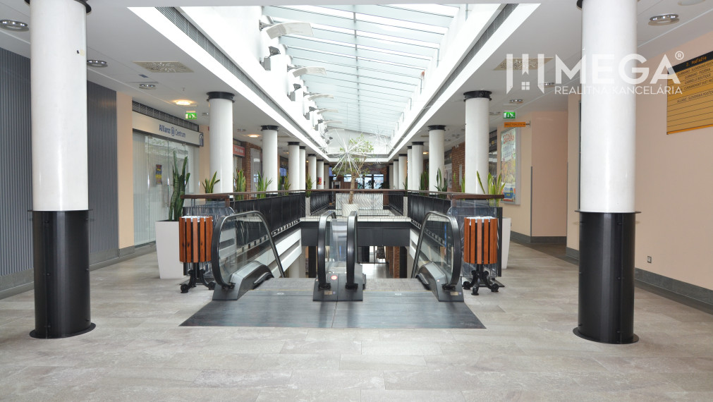 NOVÁ ZNÍŽENÁ CENA NA PRENÁJOM PRIESTOR 108,5 m² v OC Avenue