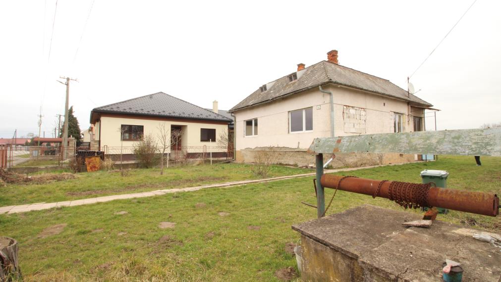 Na Predaj: Rodinný dom v obci Lastomír s veľkým pozemkom