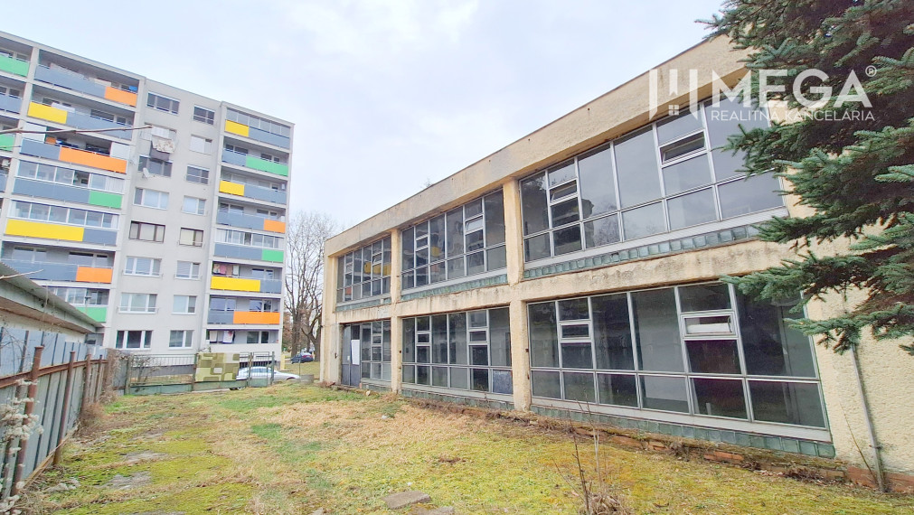 EXKLUZÍVNE NA PREDAJ budova na sídlisku 2A v meste Humenné