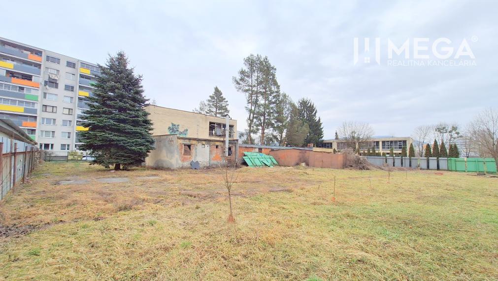 EXKLUZÍVNE NA PREDAJ budova na sídlisku 2A v meste Humenné