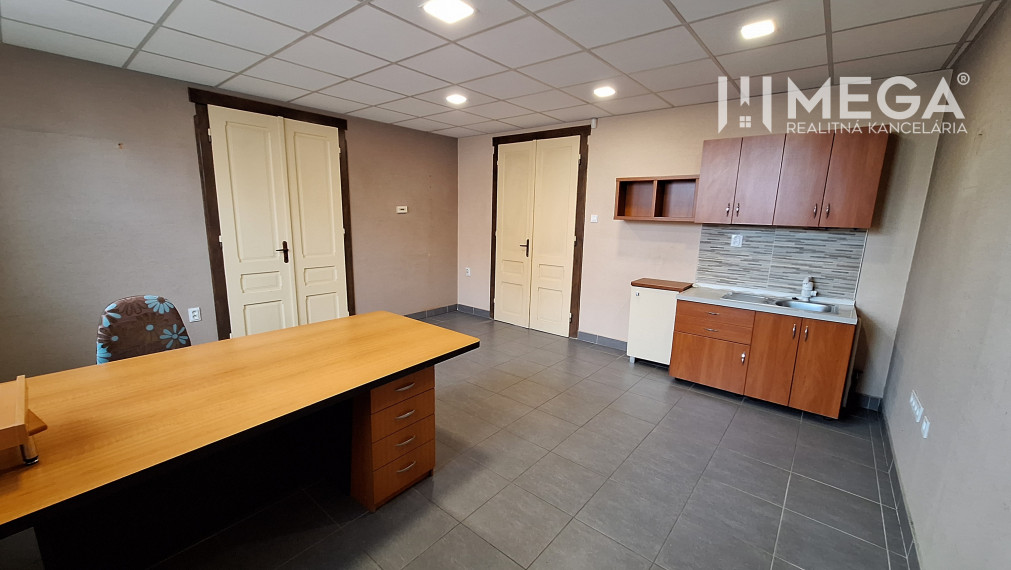 ZNÍŽENÁ CENA NA PRENÁJOM - Budova  v meste Humenné