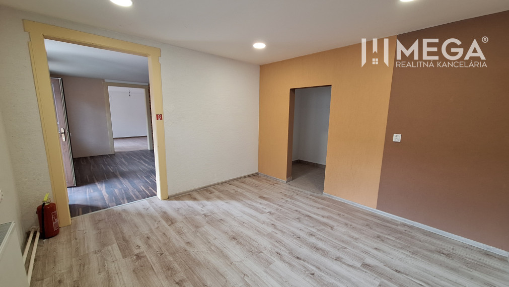 ZNÍŽENÁ CENA NA PRENÁJOM - Budova  v meste Humenné