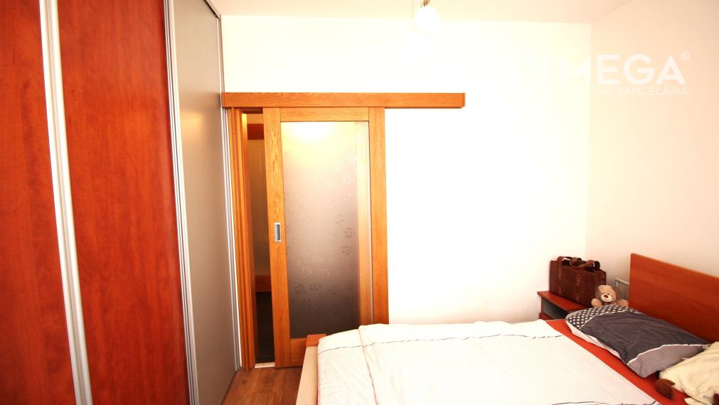 EXKLUZÍVNE NA PREDAJ LUXUSNÝ 3-izbový byt v Medzilaborciach