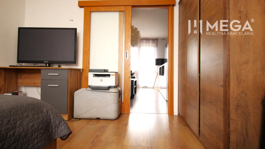 EXKLUZÍVNE NA PREDAJ LUXUSNÝ 3-izbový byt v Medzilaborciach