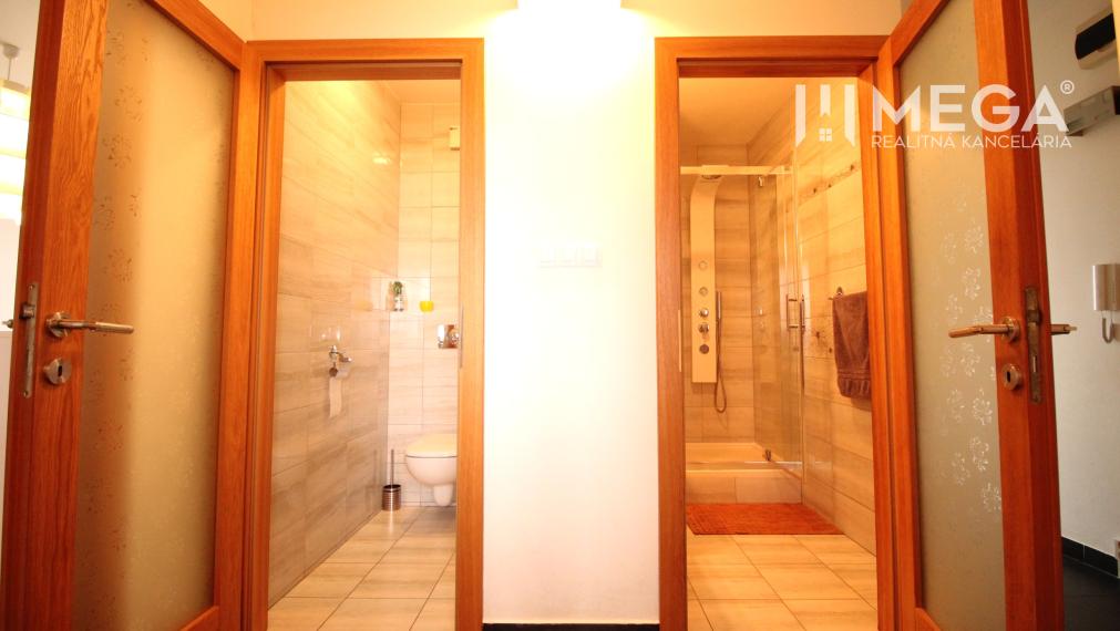 EXKLUZÍVNE NA PREDAJ LUXUSNÝ 3-izbový byt v Medzilaborciach