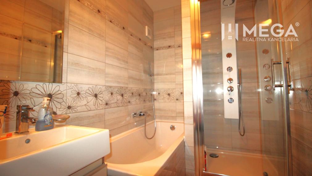 EXKLUZÍVNE NA PREDAJ LUXUSNÝ 3-izbový byt v Medzilaborciach