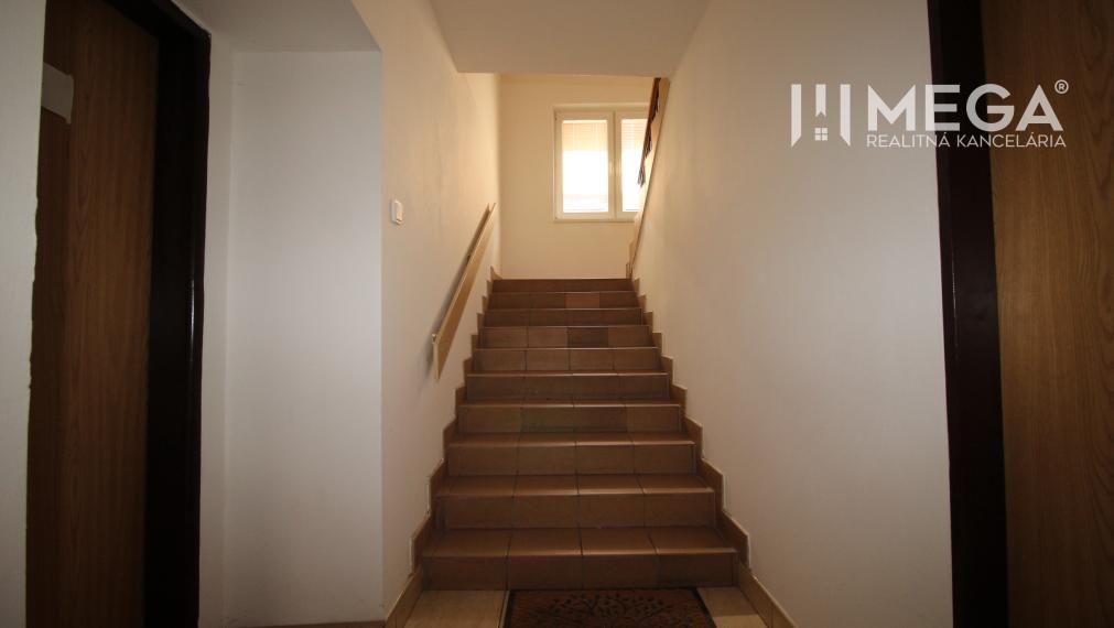 NA PREDAJ: Výnimočná nehnuteľnosť vo Vranove nad Topľou