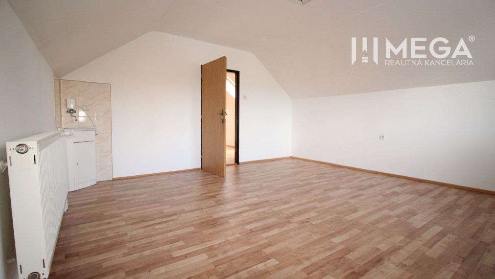 NA PREDAJ: Výnimočná nehnuteľnosť vo Vranove nad Topľou