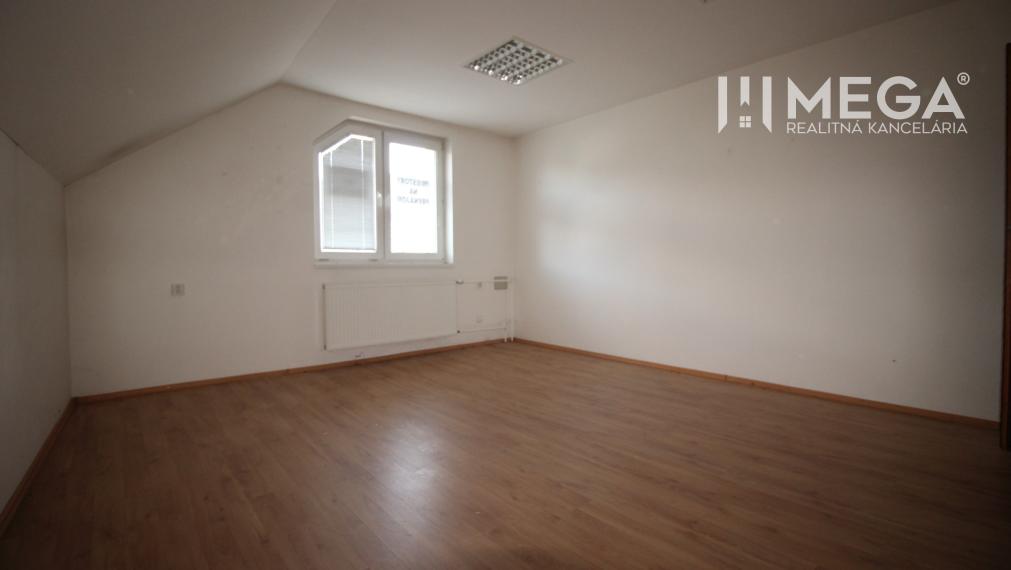 NA PREDAJ: Výnimočná nehnuteľnosť vo Vranove nad Topľou