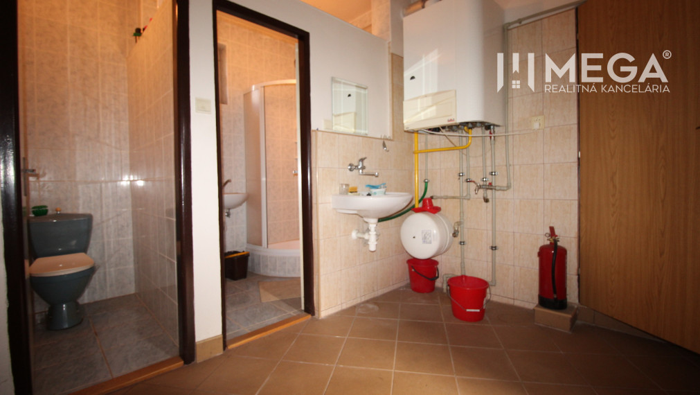 NA PREDAJ: Výnimočná nehnuteľnosť vo Vranove nad Topľou