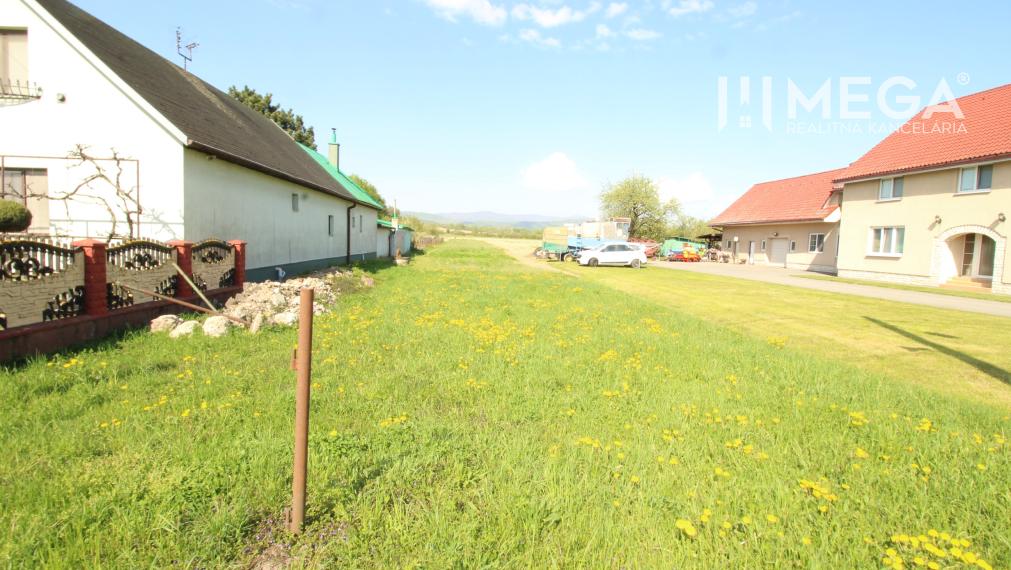 NA PREDAJ: Stavebný pozemok pri hlavnej ceste – Sačurov