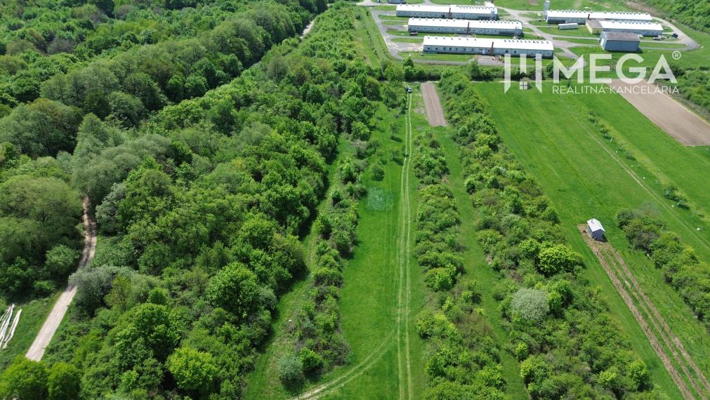 NA PREDAJ: Pozemok s potenciálom – Trnava pri Laborci