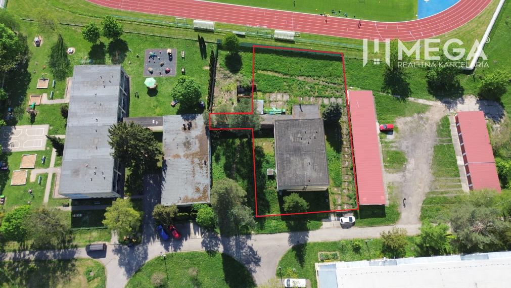 EXKLUZÍVNE NA PREDAJ budova na sídlisku 2A v meste Humenné