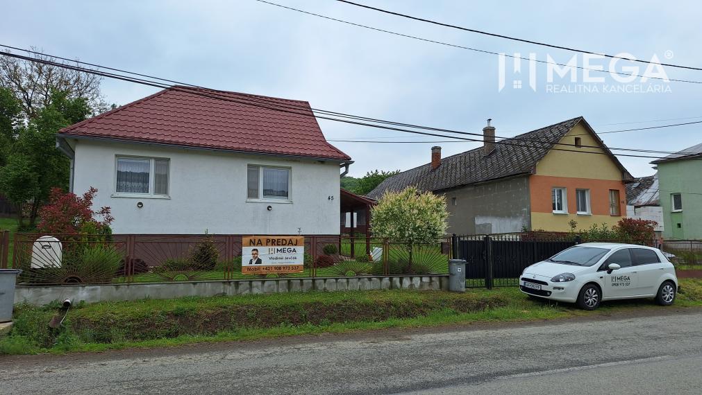 NA PREDAJ - Rodinný dom v obci PČOLINÉ