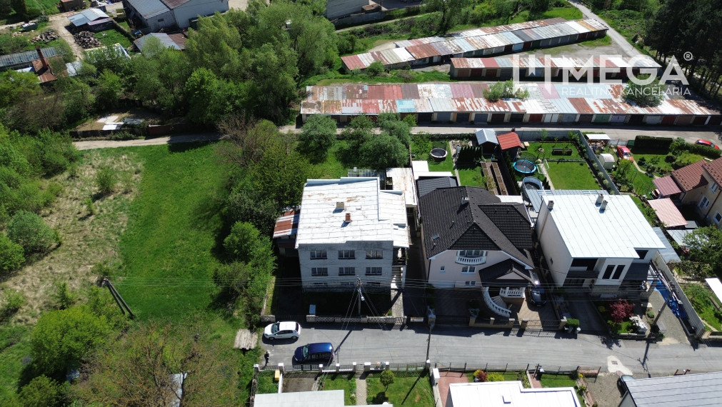 EXKLUZÍVNE NA PREDAJ:  3.podlažný dom v meste Snina