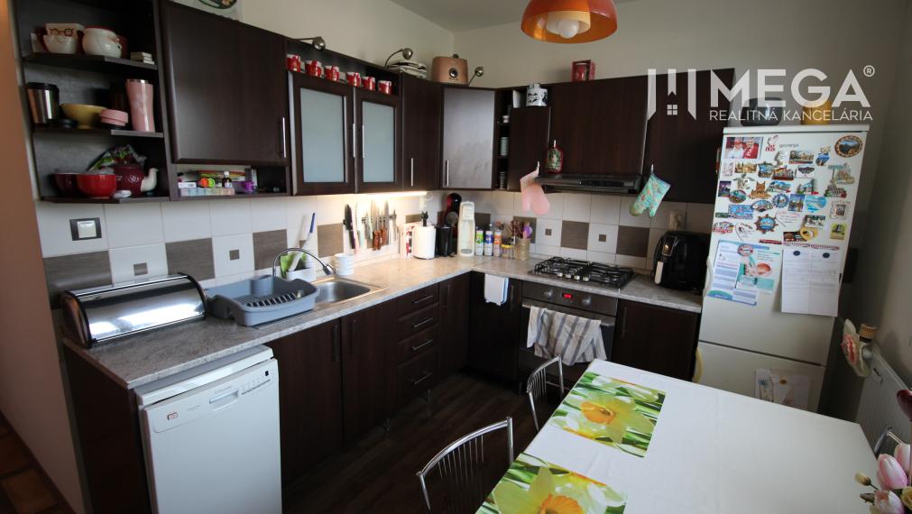 PREDAJ čiastočne zrekonštruovaného 3 - izbového bytu Snina