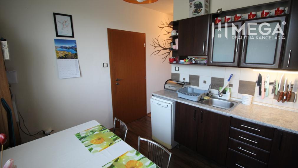 PREDAJ čiastočne zrekonštruovaného 3 - izbového bytu Snina