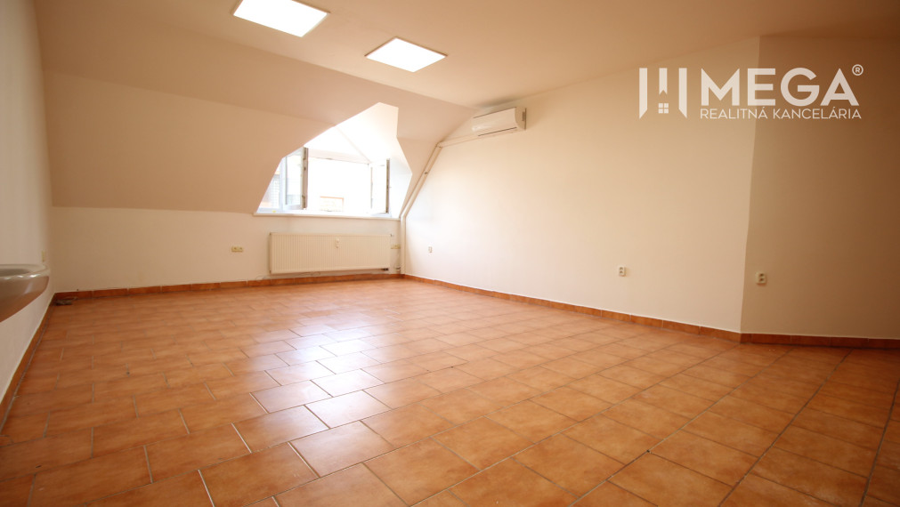 NA PREDAJ: Komerčný objekt vo výbornej lokalite mesta Vranov nad Topľou