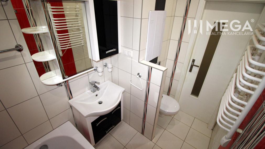 Na predaj veľký 3 izbový byt na Mierovej ulici v meste Humenné