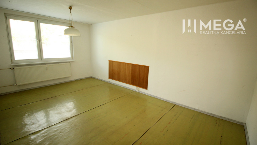 Na predaj veľký 3 izbový byt na Mierovej ulici v meste Humenné