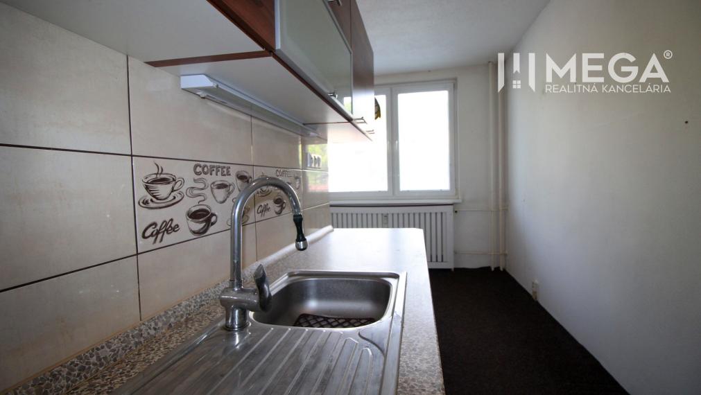 Na predaj veľký 3 izbový byt na Mierovej ulici v meste Humenné