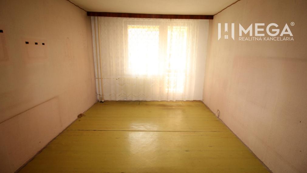 Na predaj veľký 3 izbový byt na Mierovej ulici v meste Humenné