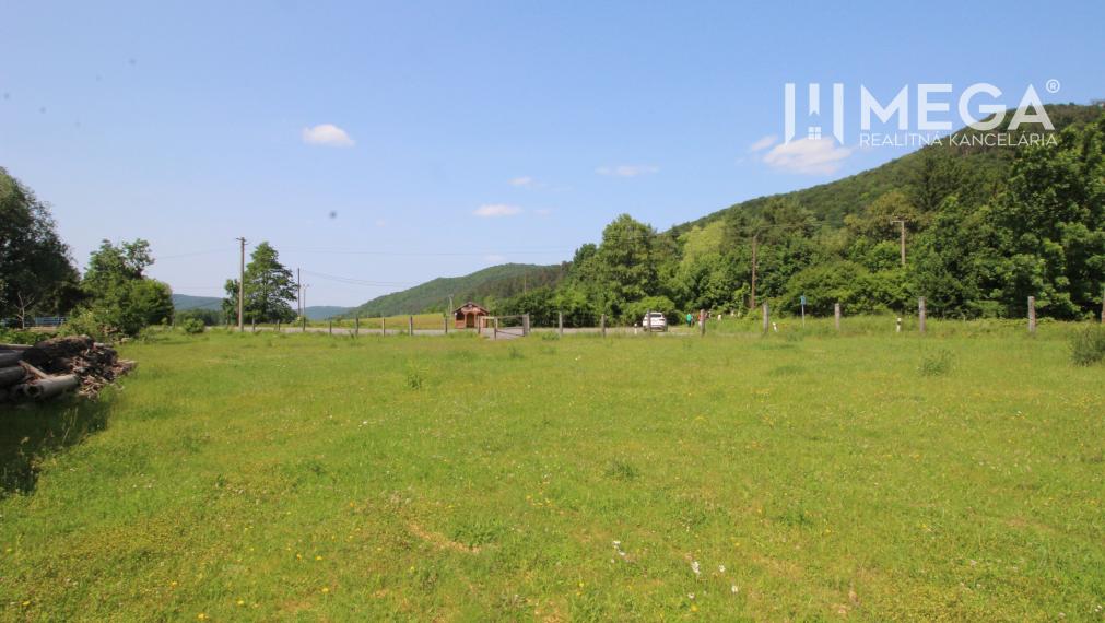 EXKLUZÍVNE NA PREDAJ POZEMOK V OBCI PTIČIE - iba 7km od mesta