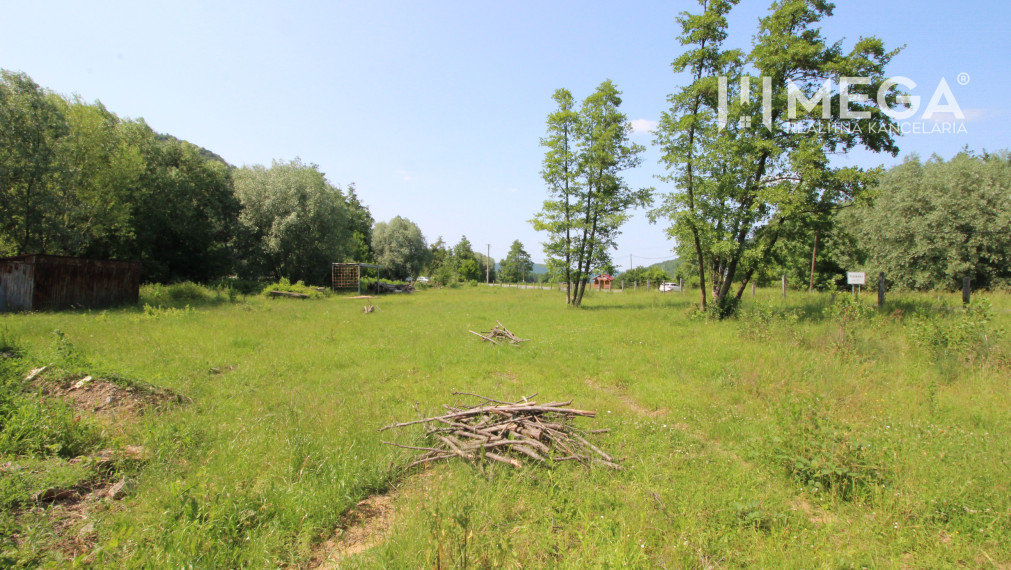 EXKLUZÍVNE NA PREDAJ POZEMOK V OBCI PTIČIE - iba 7km od mesta