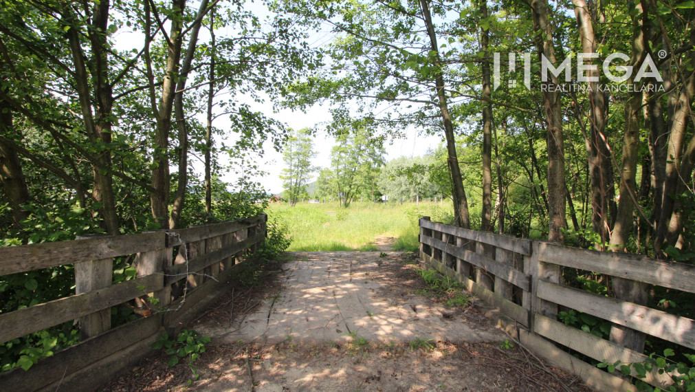 EXKLUZÍVNE NA PREDAJ POZEMOK V OBCI PTIČIE - iba 7km od mesta